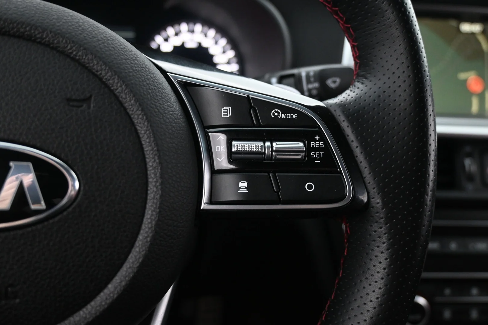 Car Image - 7qYmFHPngj3AO2iCImQBnr