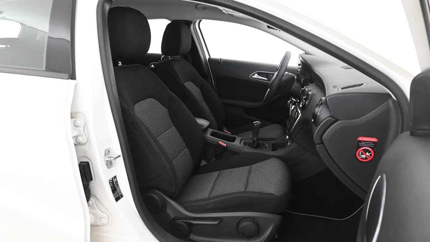 Car Image - 13DKLBfdGVJIjKouFkIudj