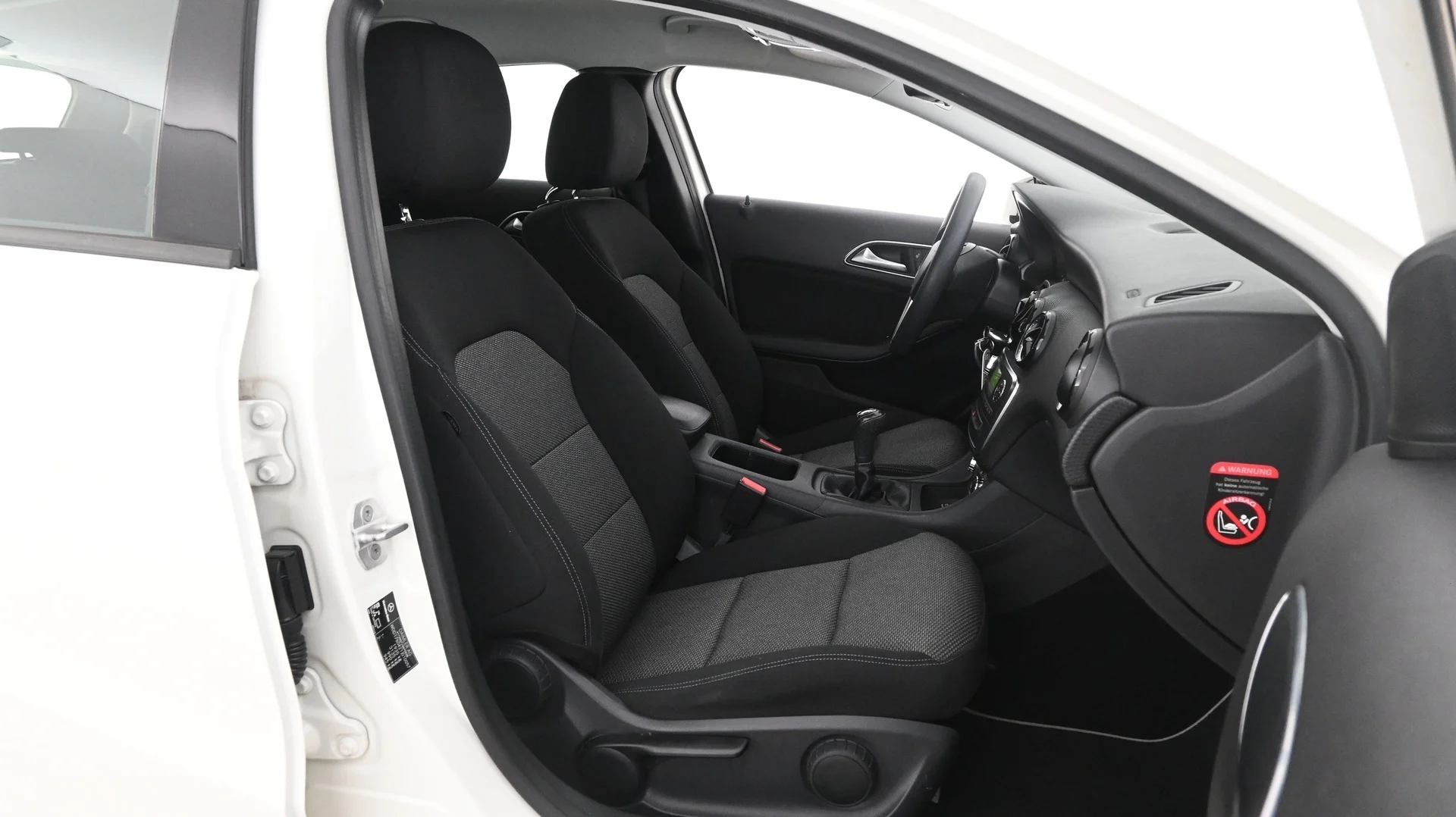 Car Image - 13DKLBfdGVJIjKouFkIudj