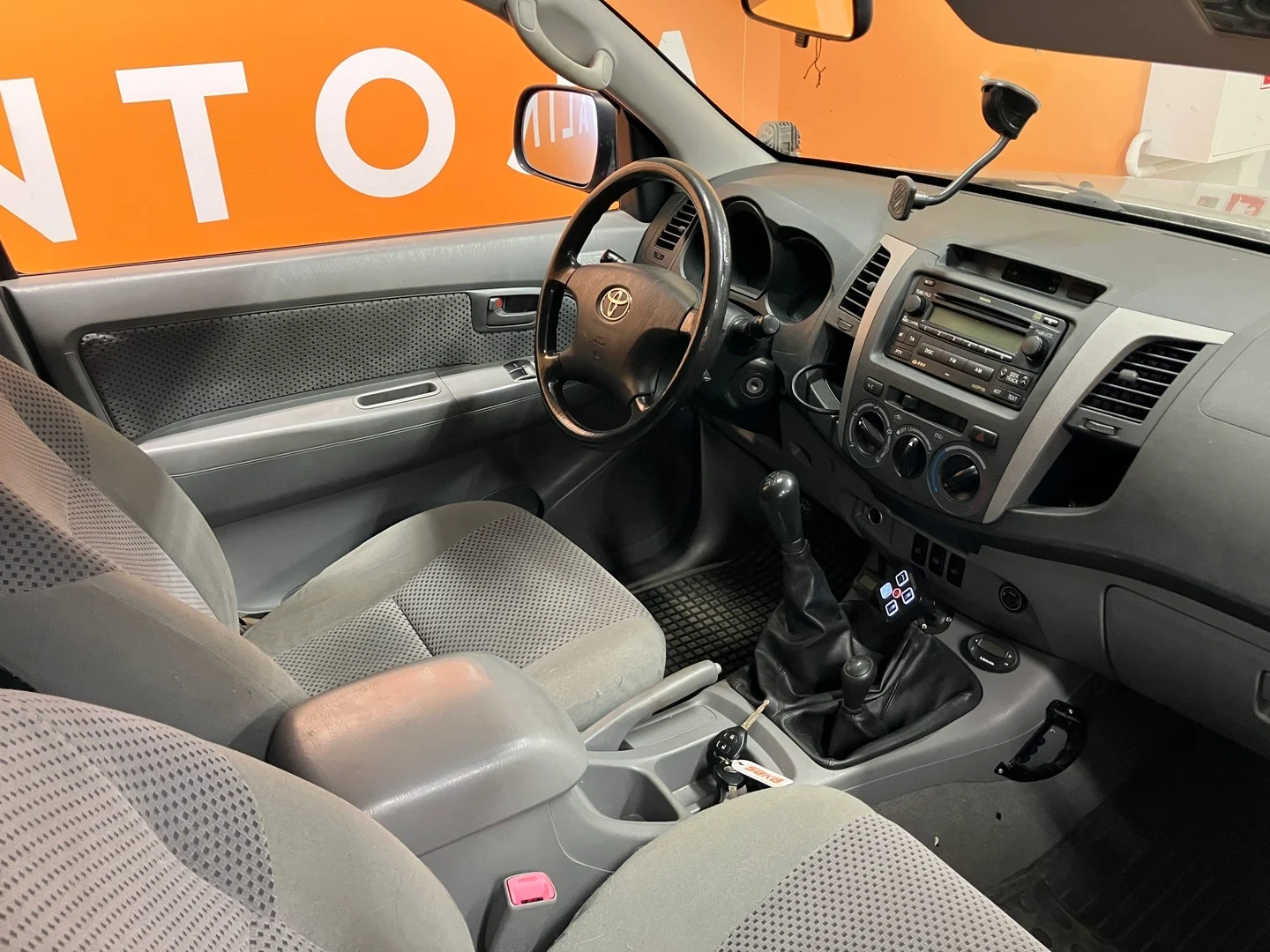 Car Image - 2v7tOEZUvW6jdH3I3Coco3