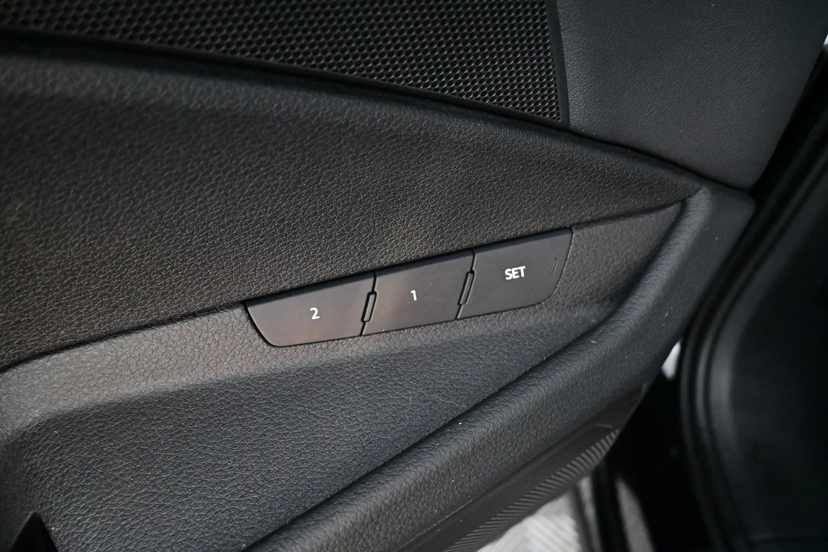 Car Image - 6FEfsSLIoWoCY0zl7QhUri