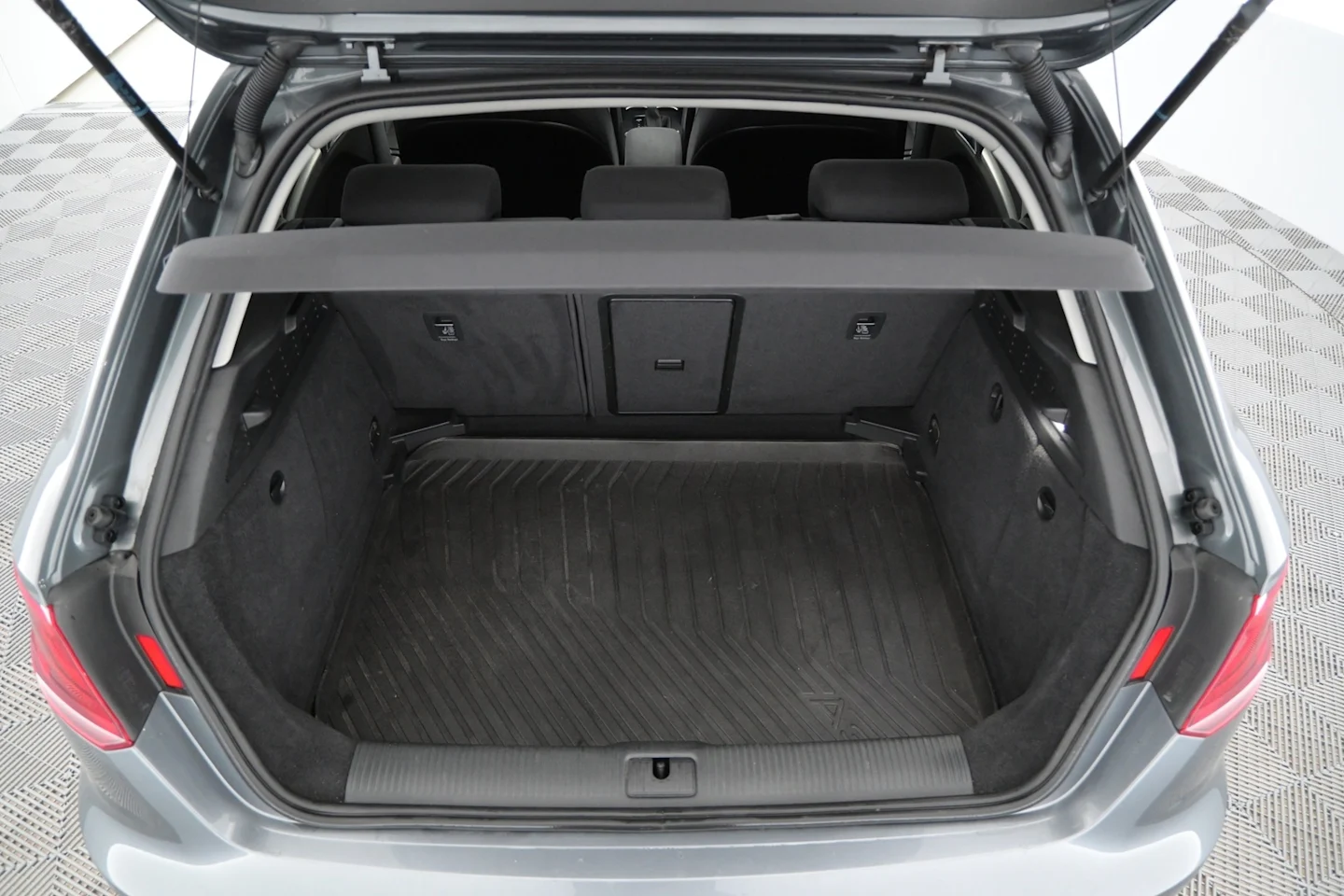 Car Image - ieNdAIYuROZc9wvjiRVPw