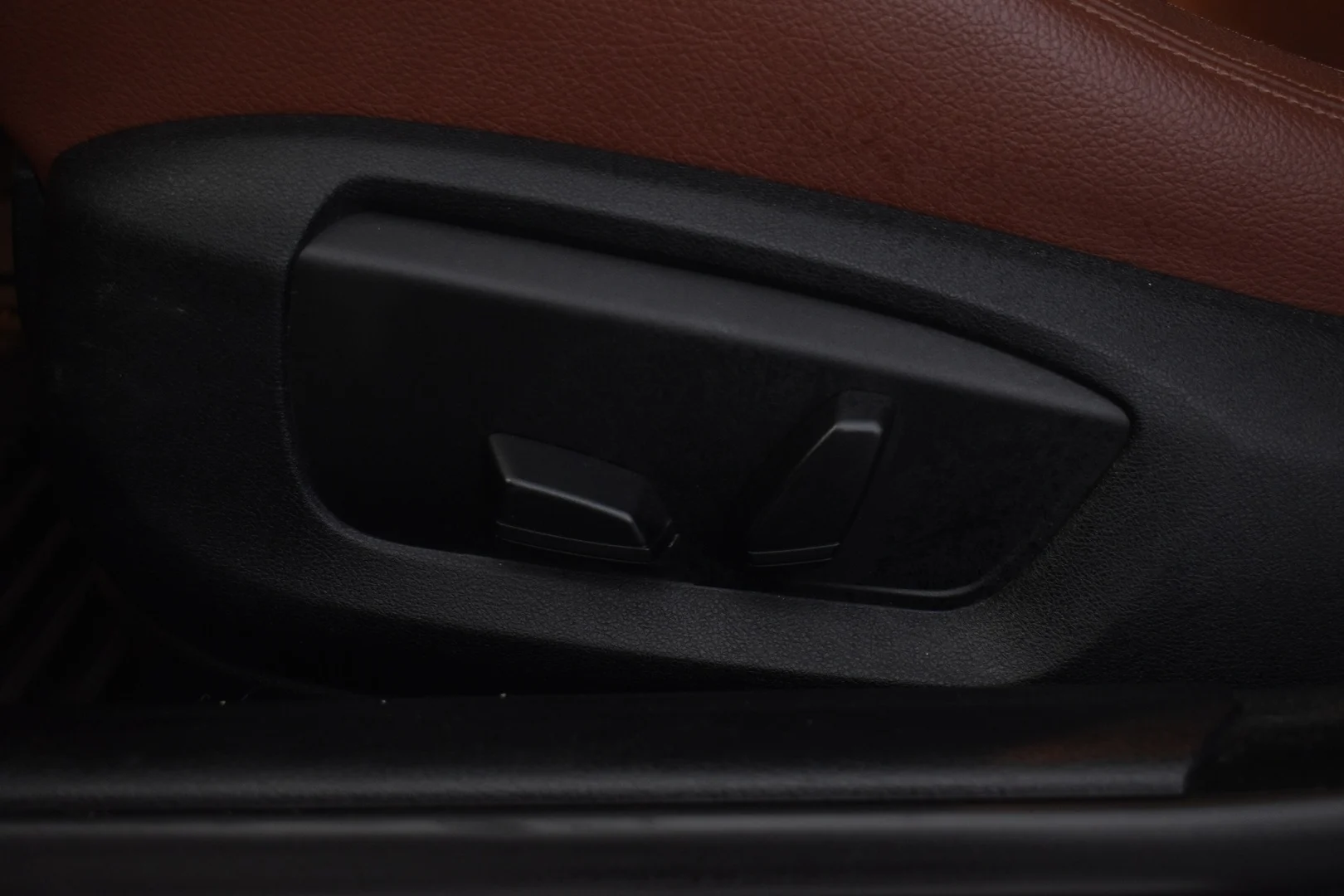 Car Image - 2vf335CUkWQX8xfHMCBdBx