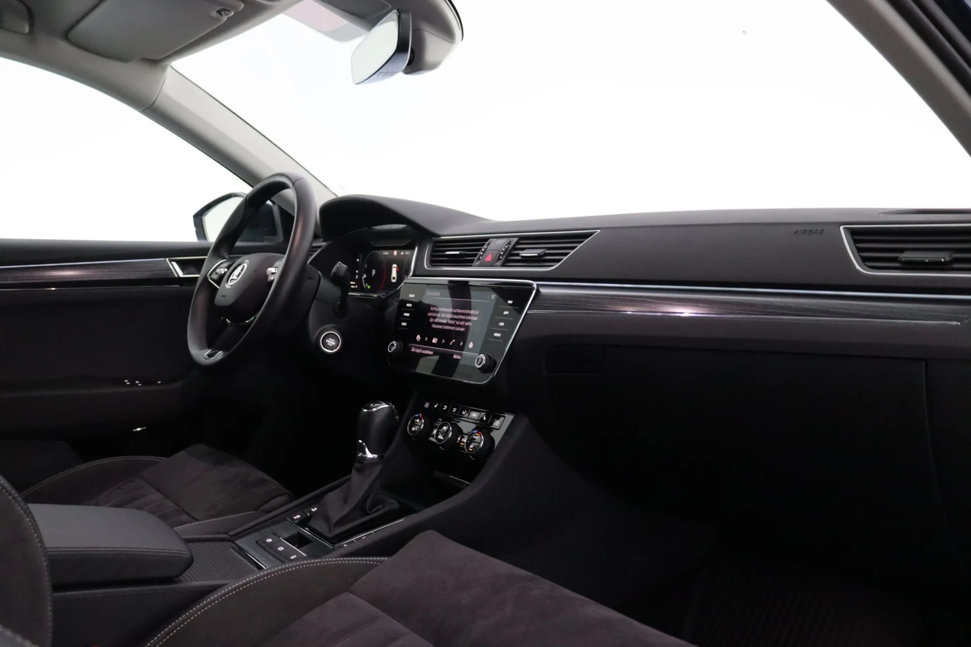Car Image - 5doZKeuP5M3YKRhXH1TymY