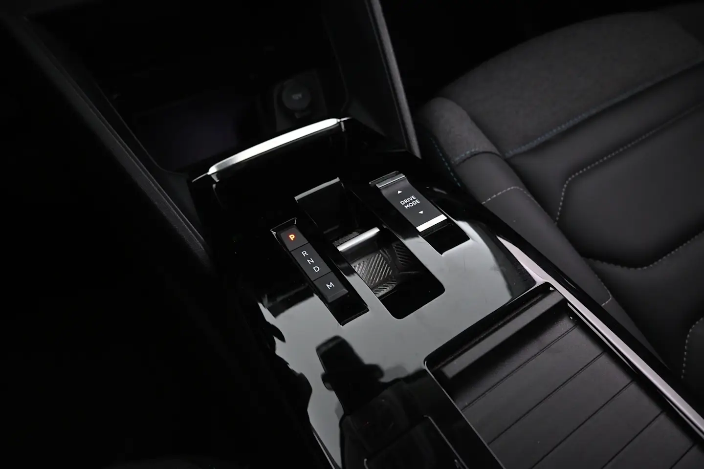 Car Image - 1r1Y6SRy0LEonTwRM2QrY0