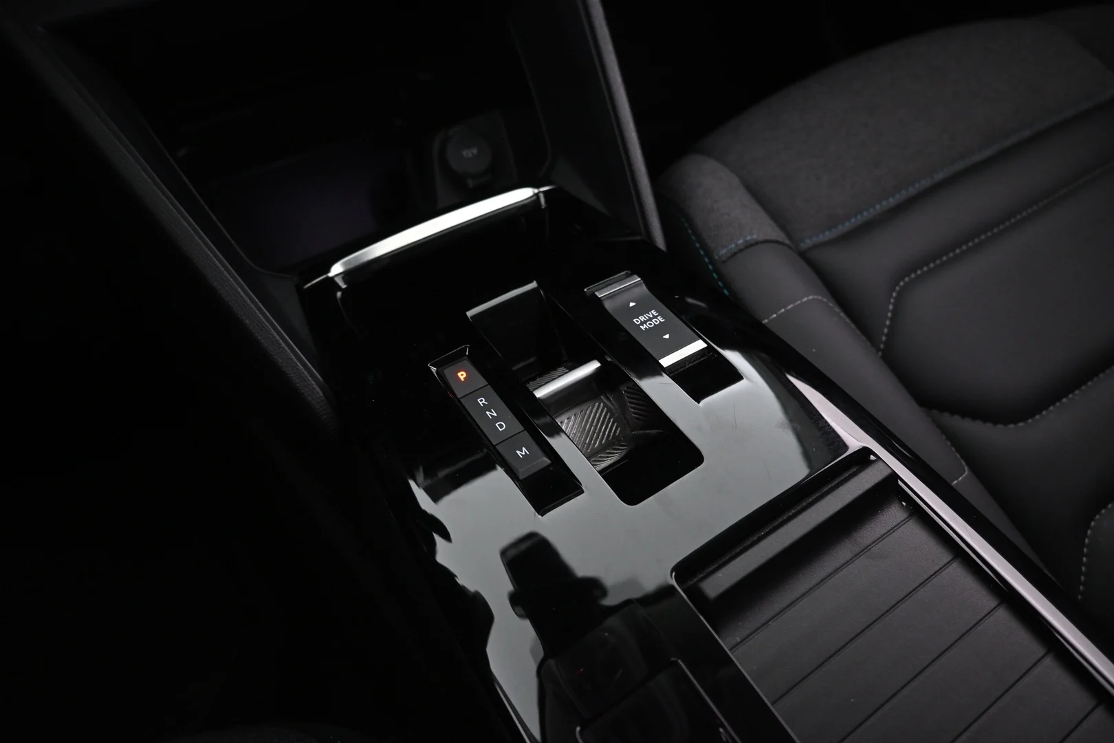 Car Image - 1r1Y6SRy0LEonTwRM2QrY0