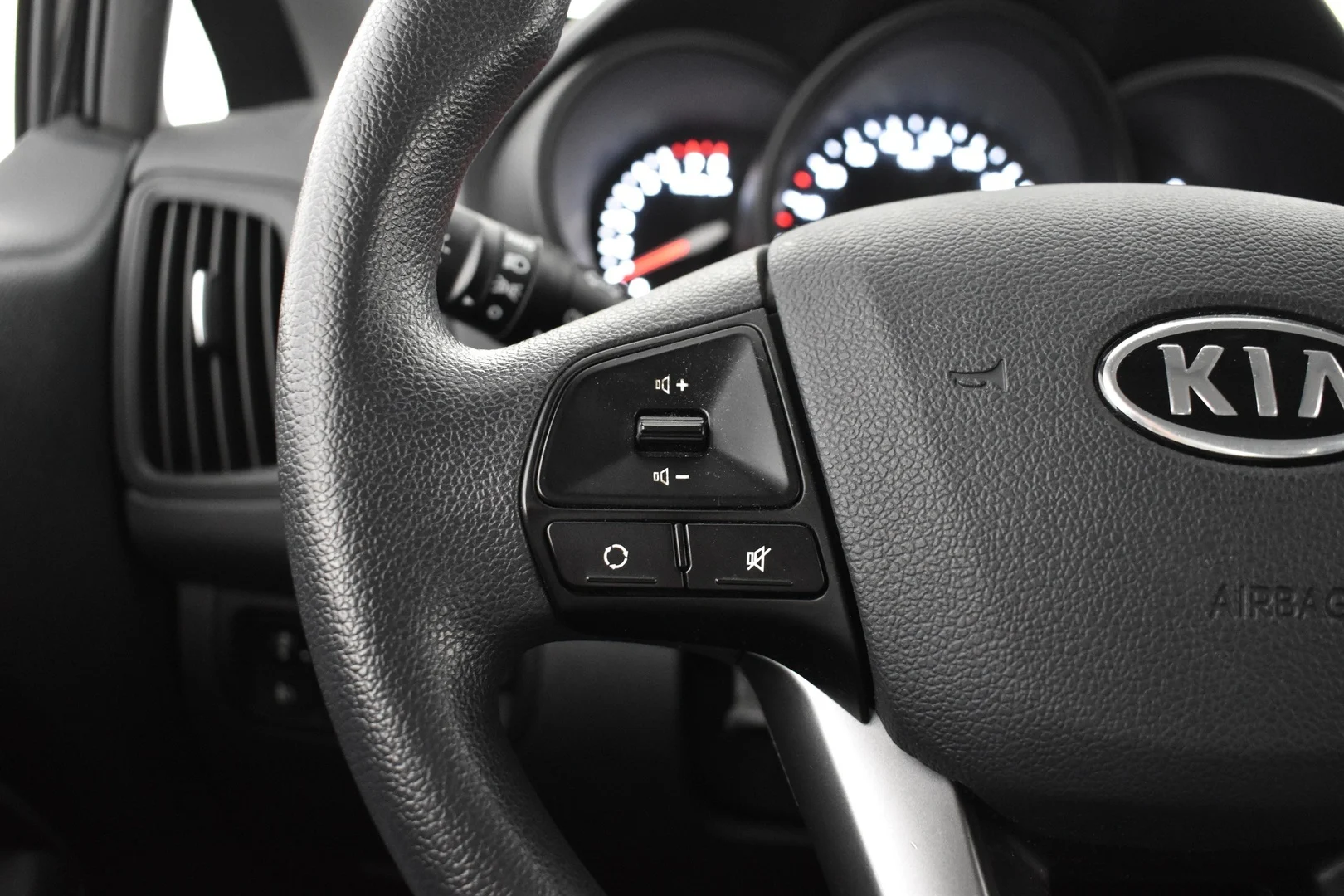 Car Image - 2jKfAKmScPBE3S6F2HcDD9
