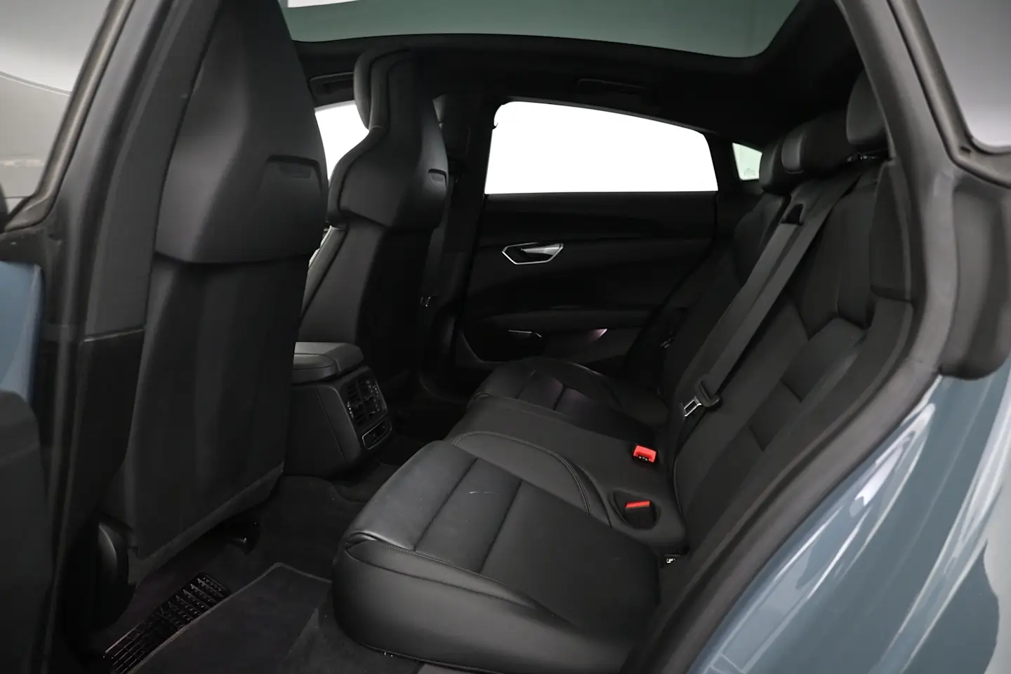 Car Image - 4fU6ahLC4Rq9tdWxlXwoXf