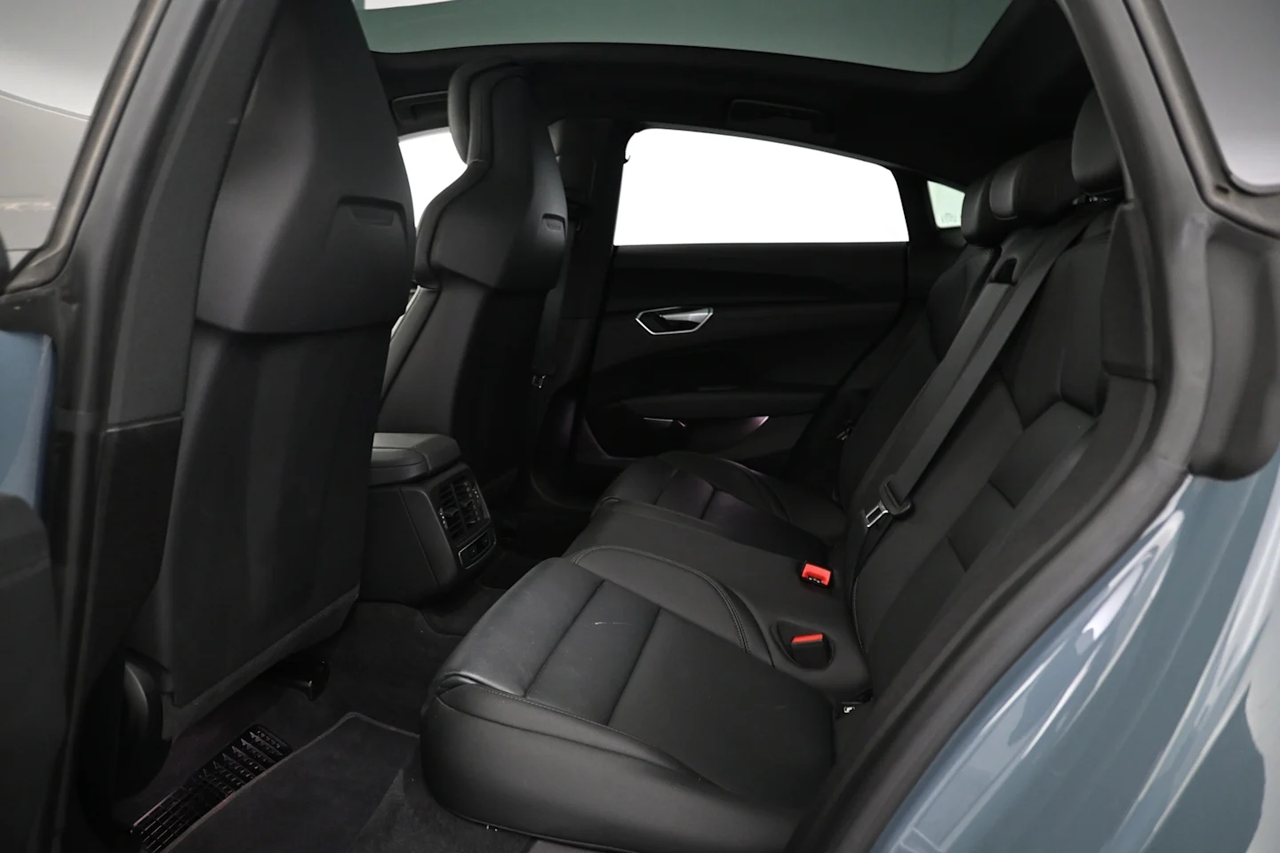 Car Image - 4fU6ahLC4Rq9tdWxlXwoXf