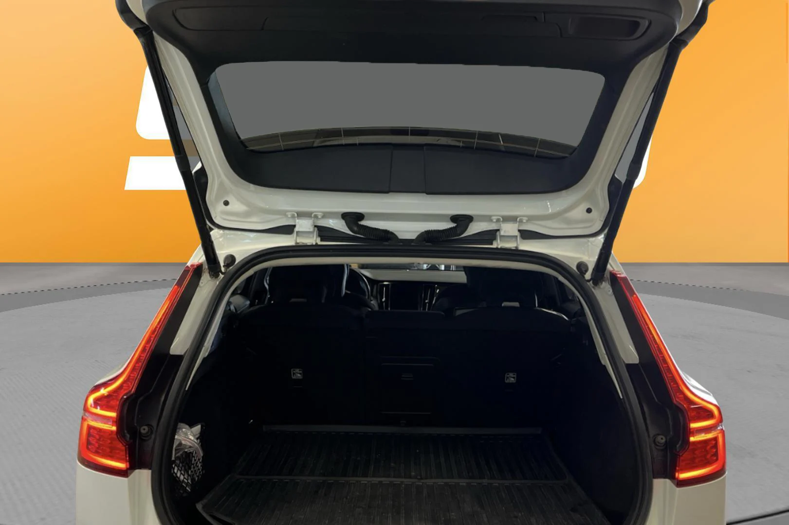 Car Image - 1ArnwucAHLu8p09M740Vy8
