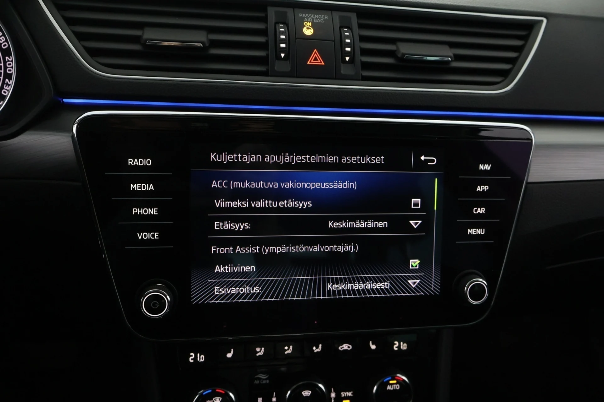 Car Image - 5WDY7csIN0l5btv77q1rXF