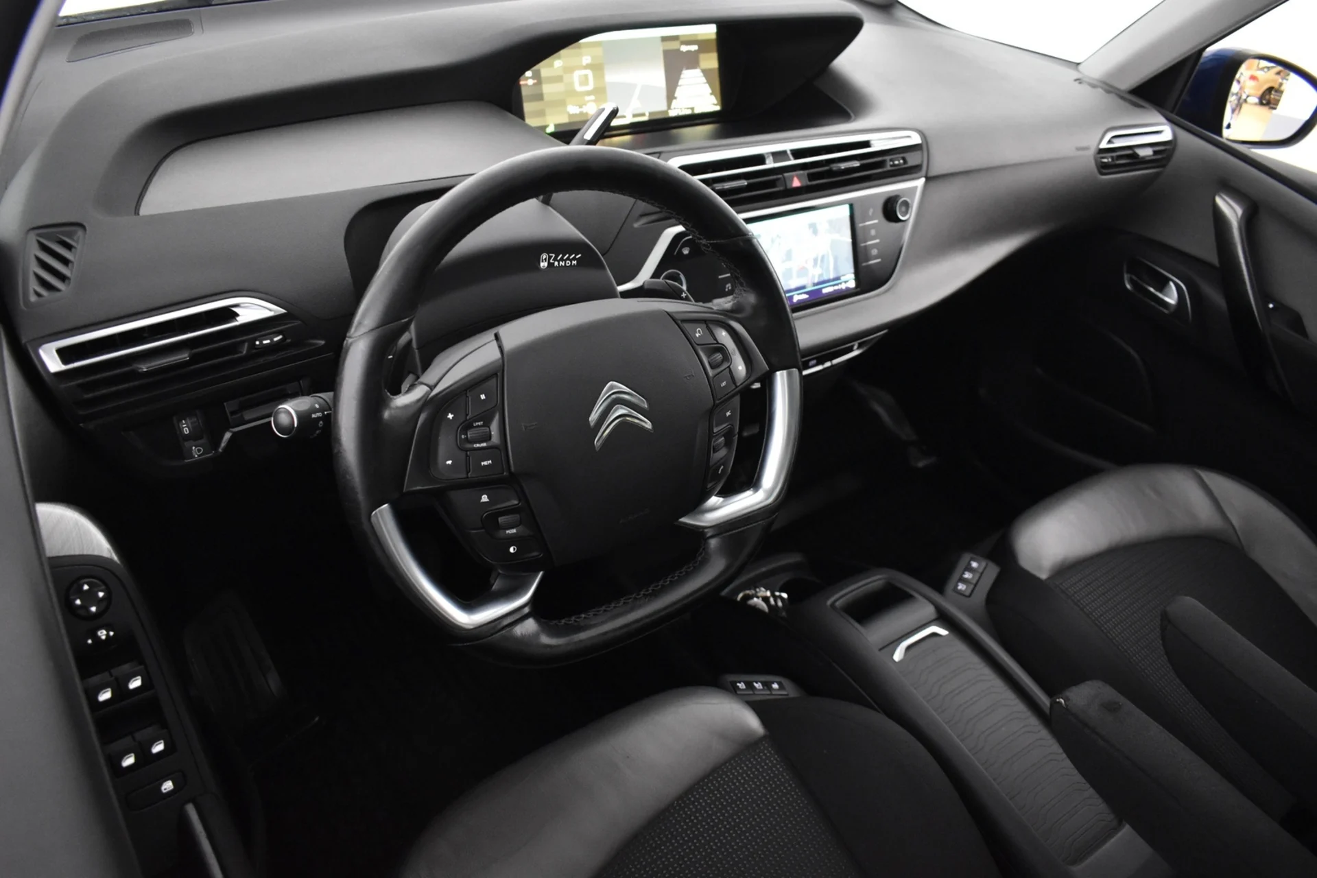 Car Image - 1MEumfSUFqoXwMNgeE9STc