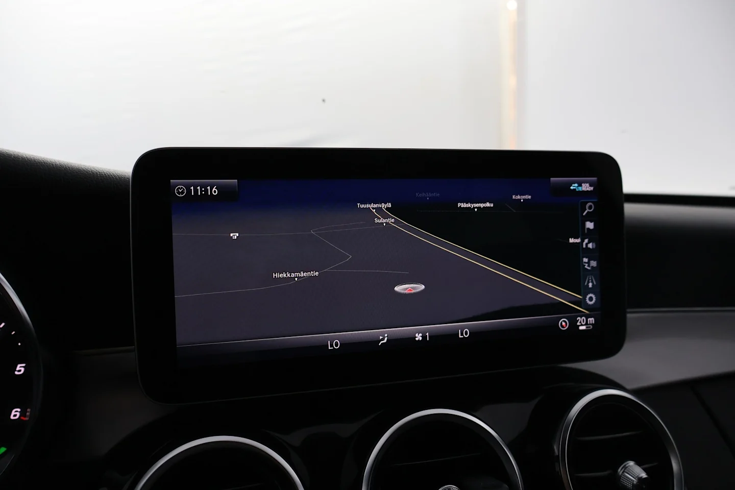 Car Image - vy95LyrUhFN5wewmFlvF1