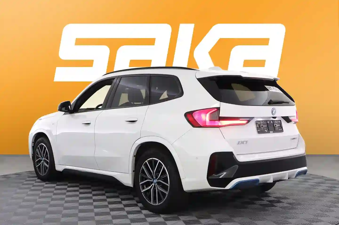 Car Image - 12JlXNuBvzFuqh9KMbnke6