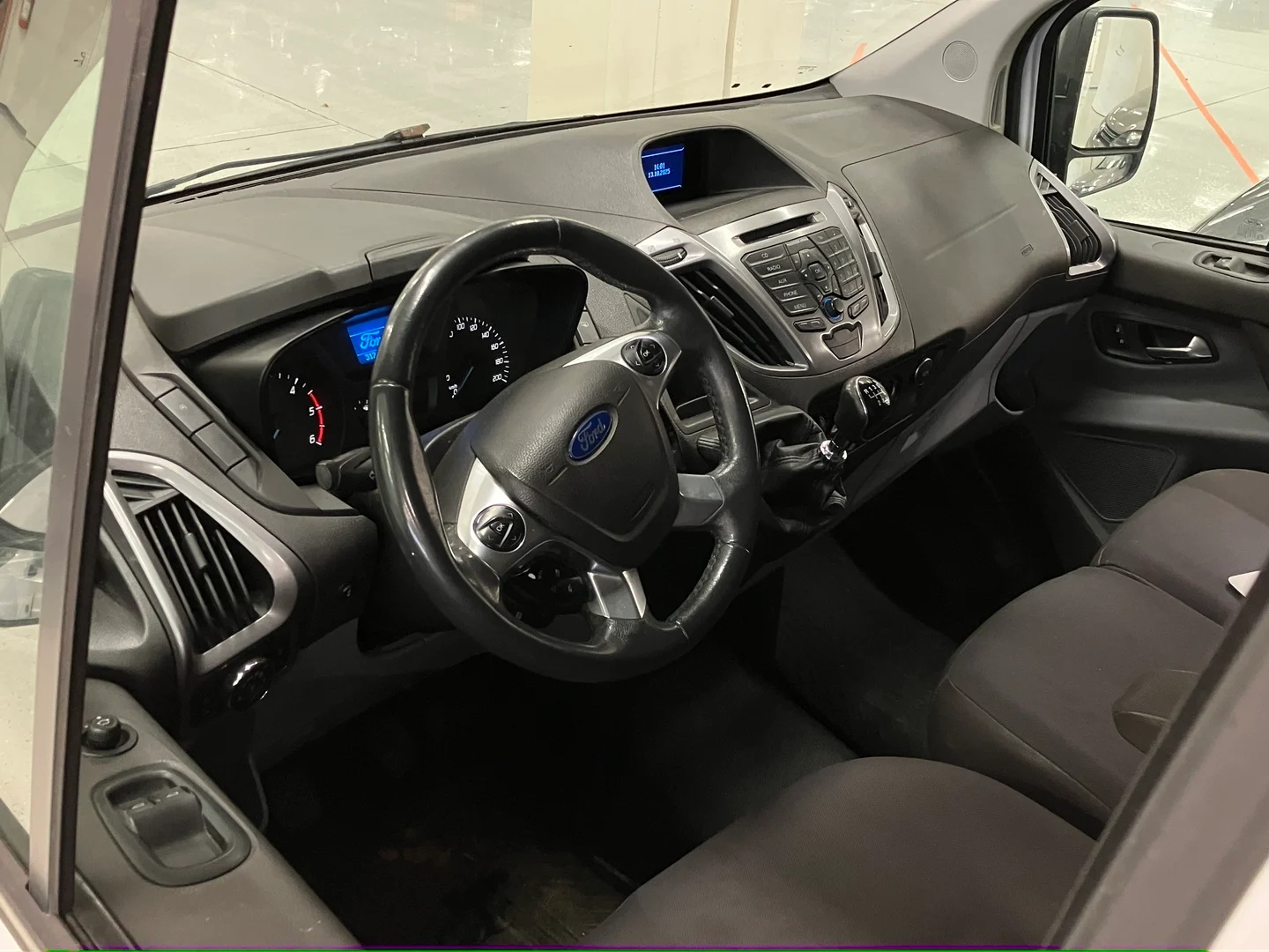 Car Image - aV5YdwJfP87Saag0sXClq