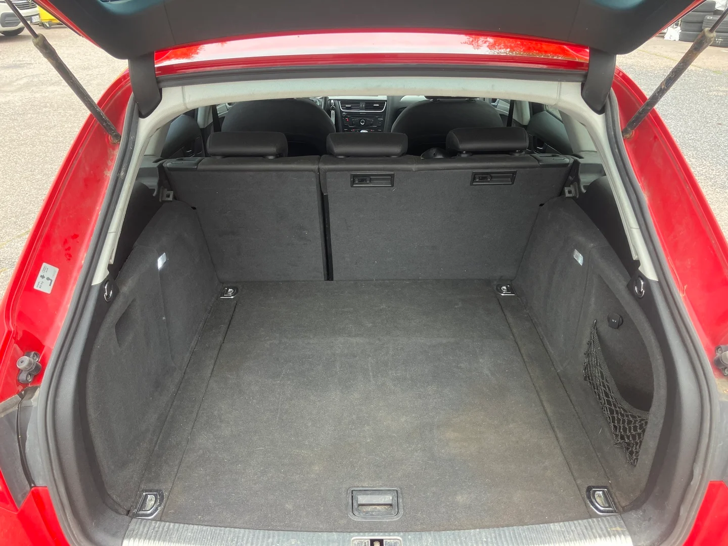 Car Image - 24tBzOic9Q99IJb4esD6j3