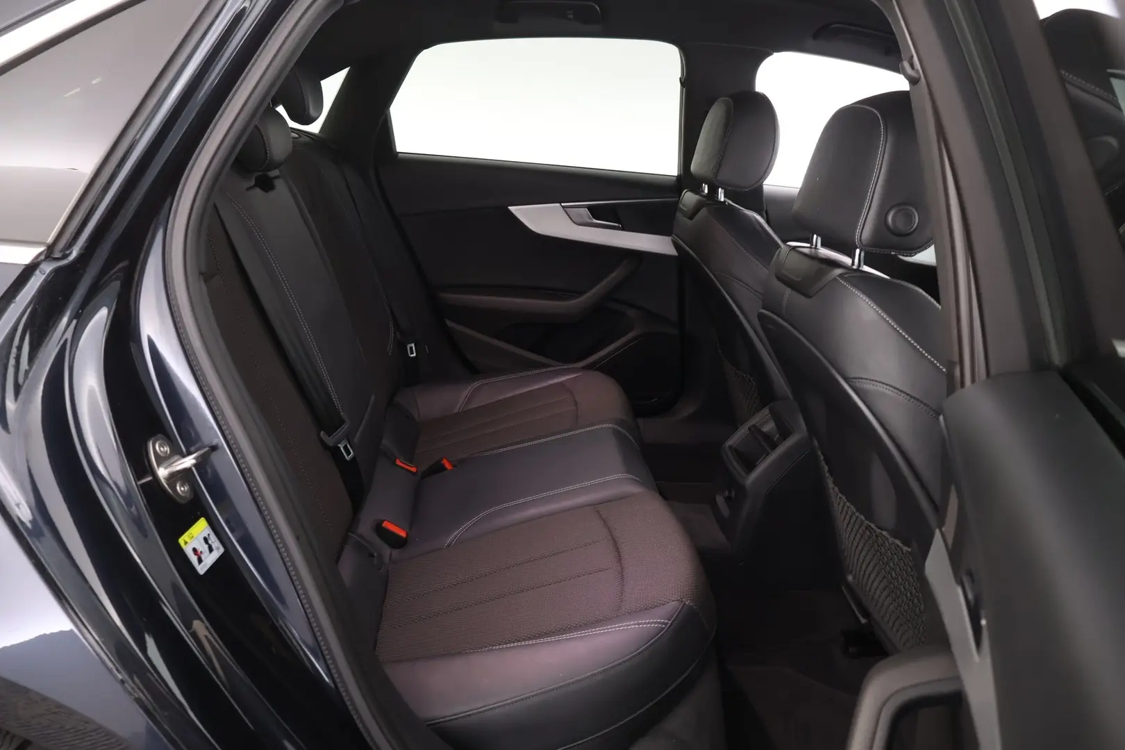 Car Image - 30ww6dfrPnKHOVl7iO23ed