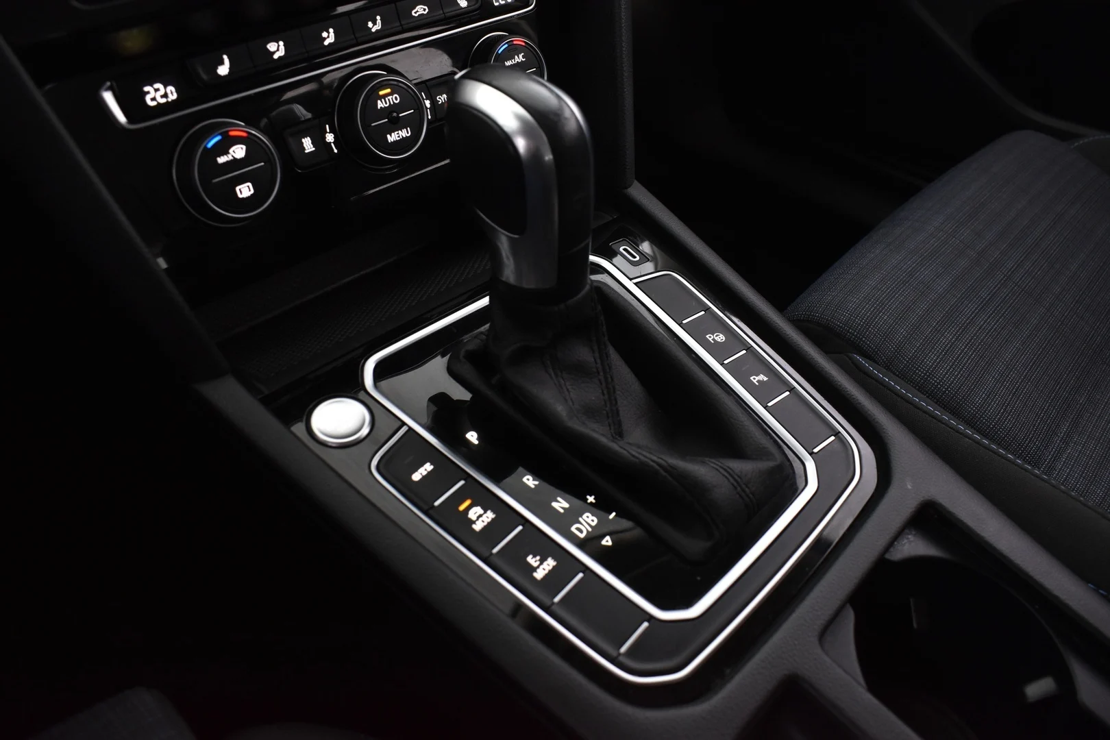 Car Image - 5113yLlnqzAmrWMhT64TZ1