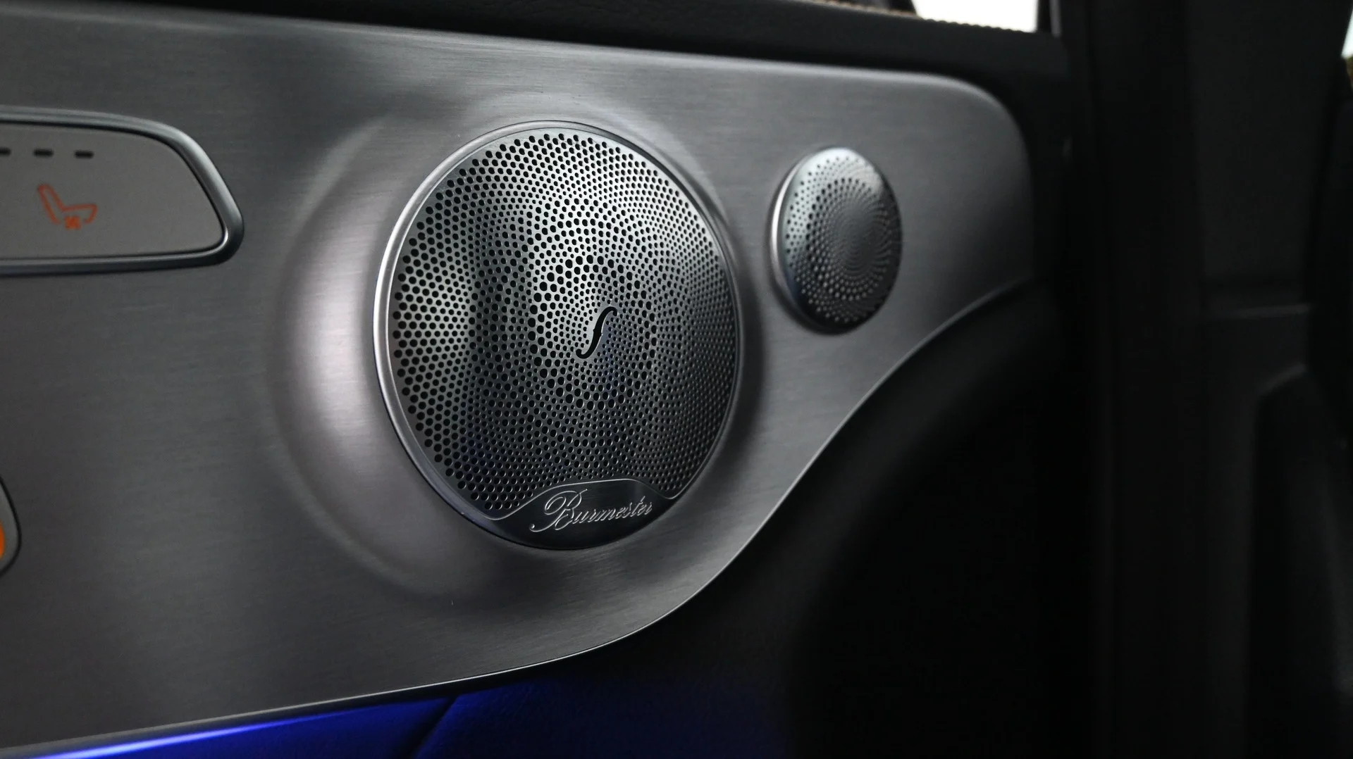 Car Image - 6BZtr9C6JV5sTt1Fz9olVW