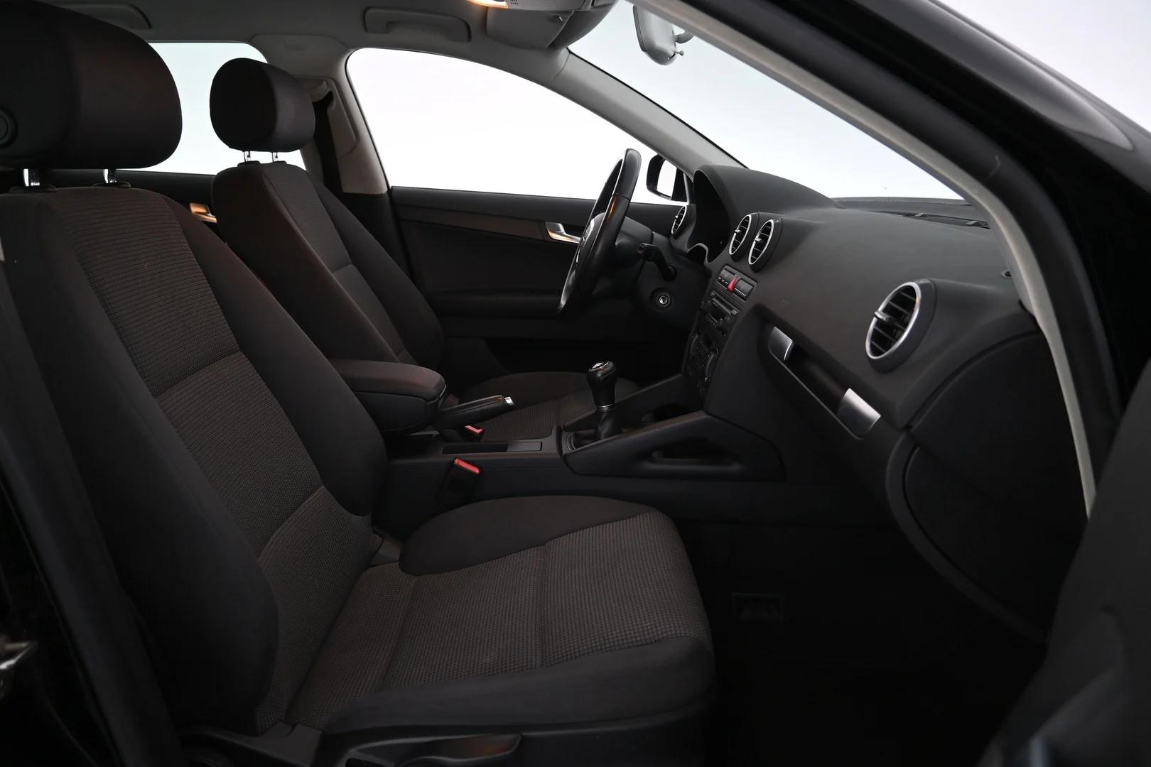 Car Image - 1eOZrcYK7CltalaYi1TF6K