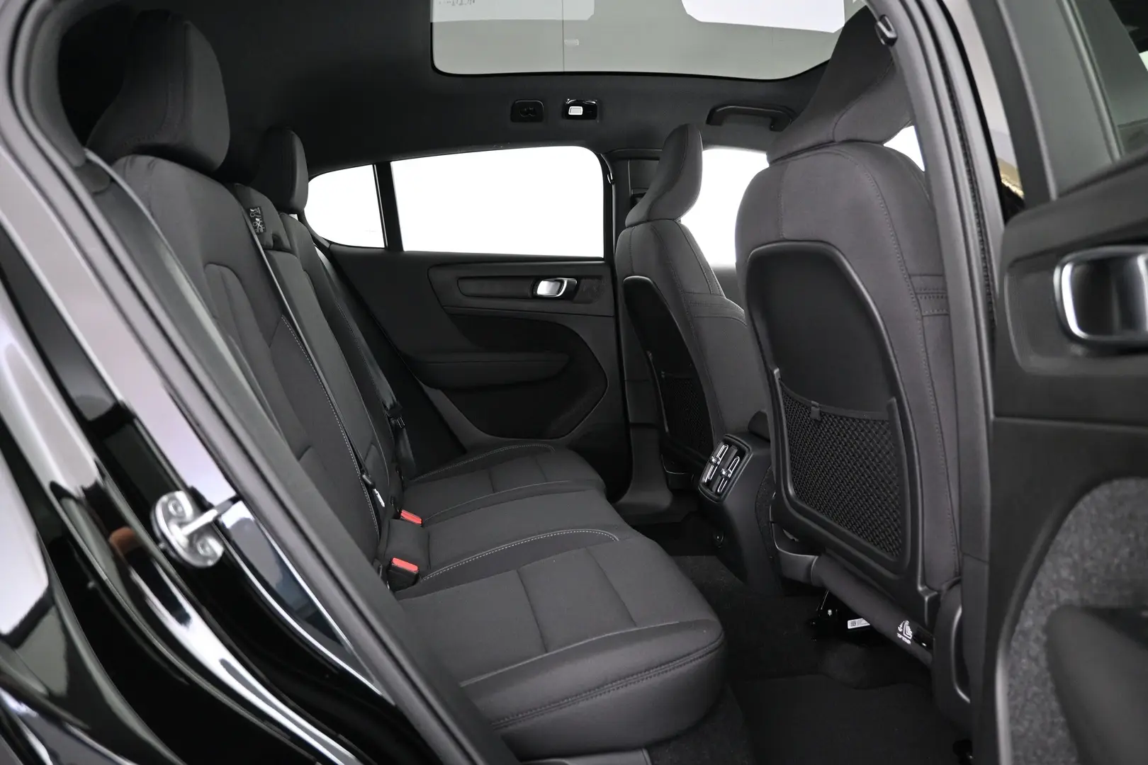 Car Image - 6nY89s8gcGhAKzYyn2dCyz