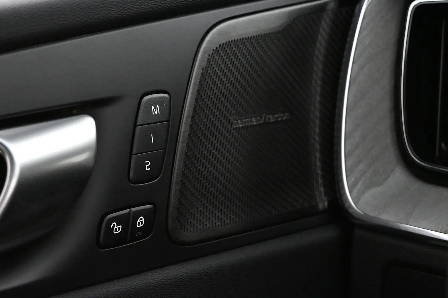 Car Image - 1FSL5YJtvMY9vkgj9ZUYGh