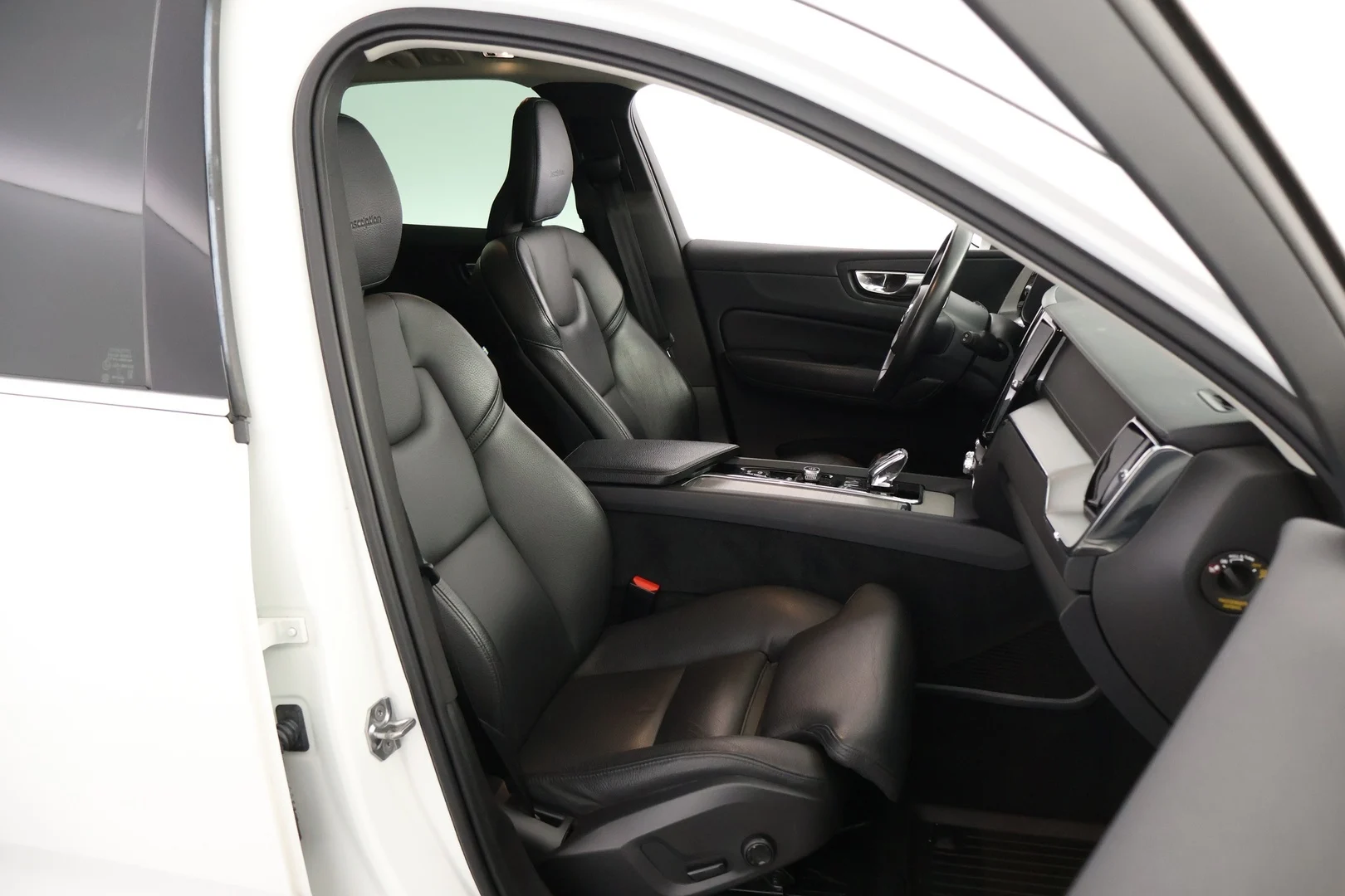 Car Image - 62YYDDZVD697q9Q9emPRoG