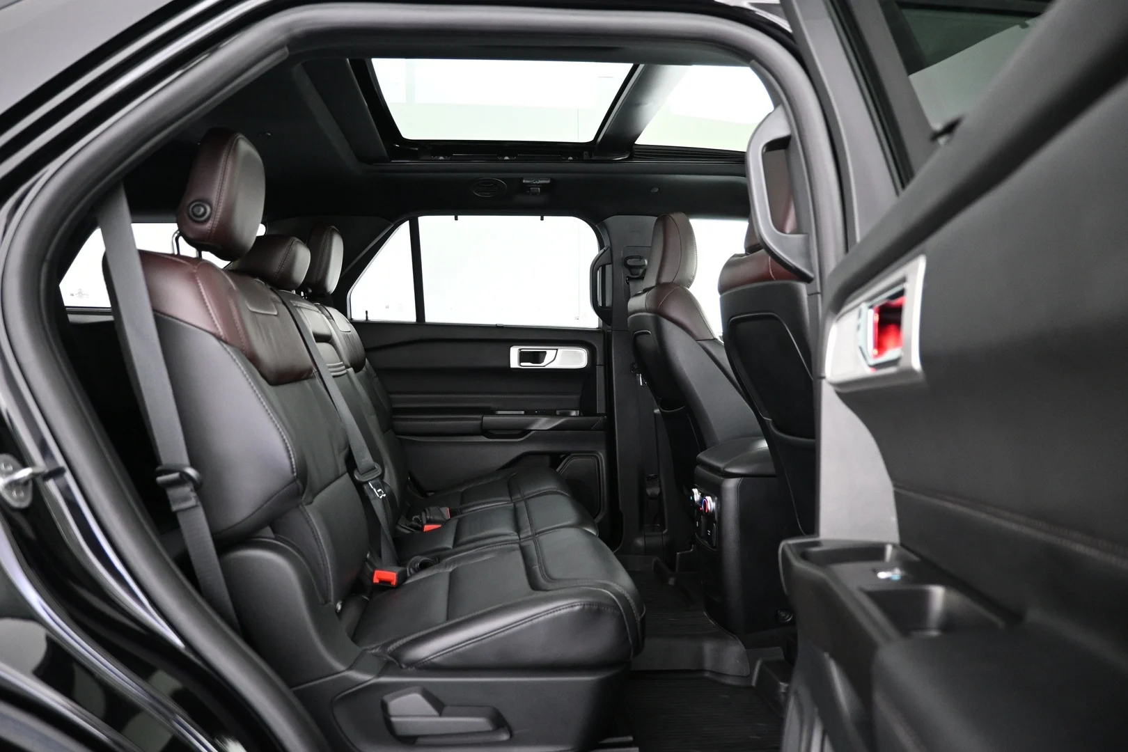 Car Image - 6CQnR9sQutdp6gLrgq8NVm