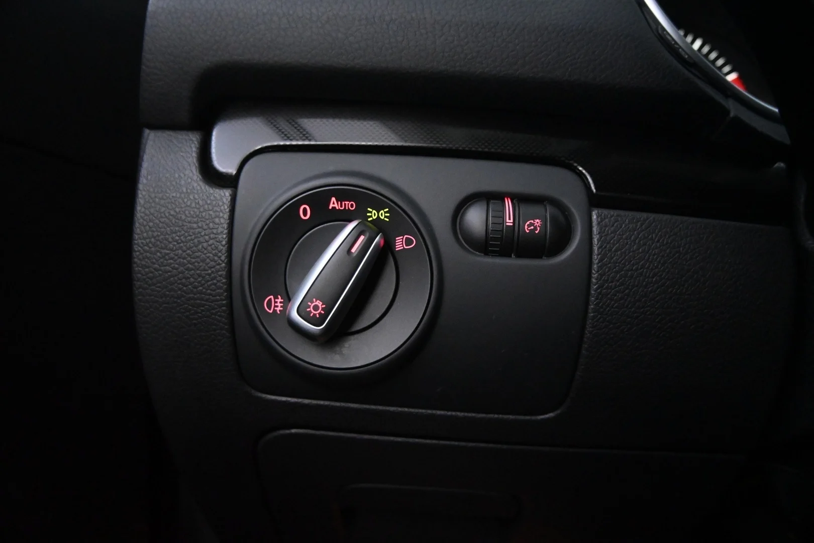 Car Image - 4aNJZ5eNekjuecY0zSQaUq