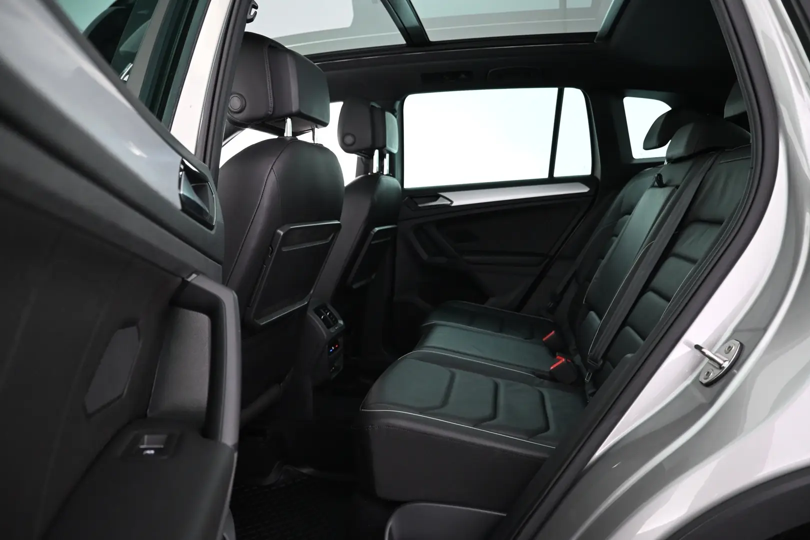 Car Image - 7sNFfPPvEw5ehHgVNhtqXg