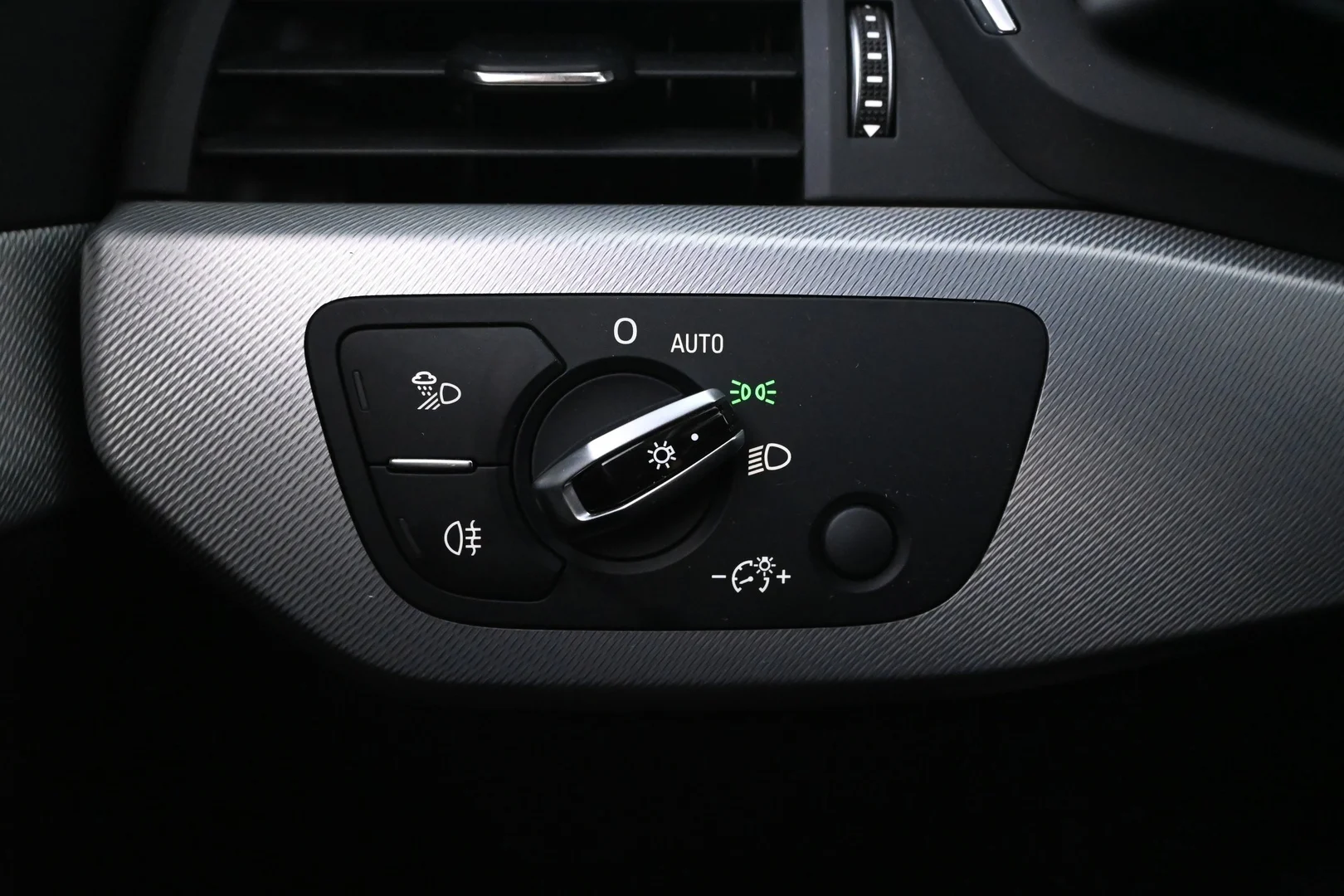 Car Image - 2A1Rk5YV7nTIVQNIiacGlt