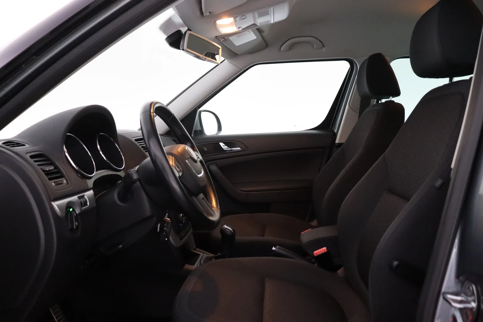 Car Image - 45GSfNC5e352kwKOWXE202