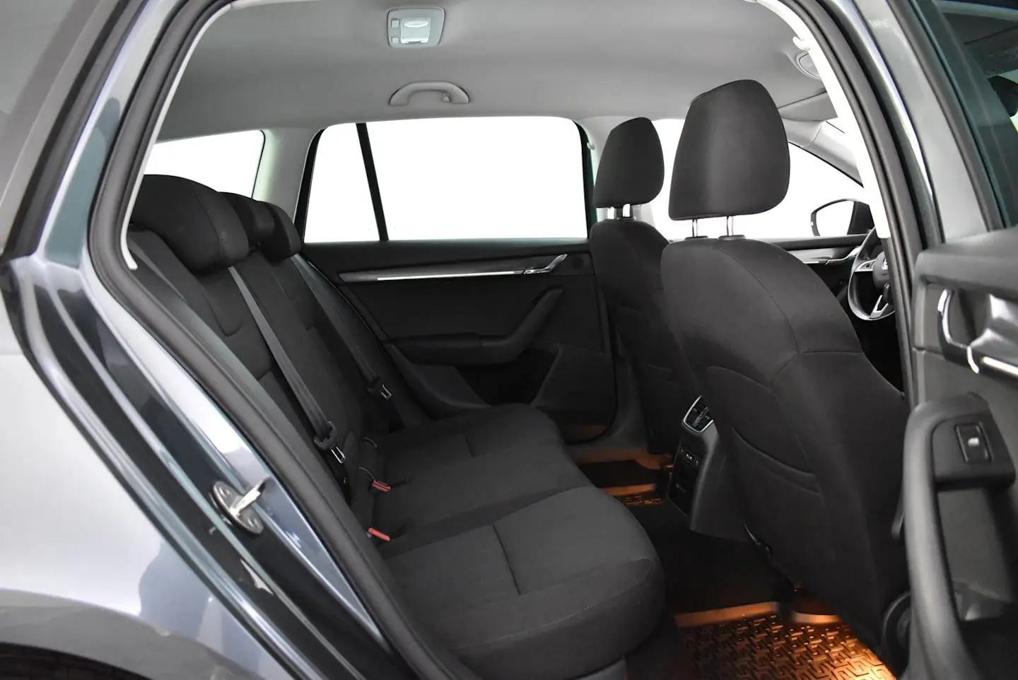 Car Image - 6PezX2iC1PM0WQ5Nz7xQdH