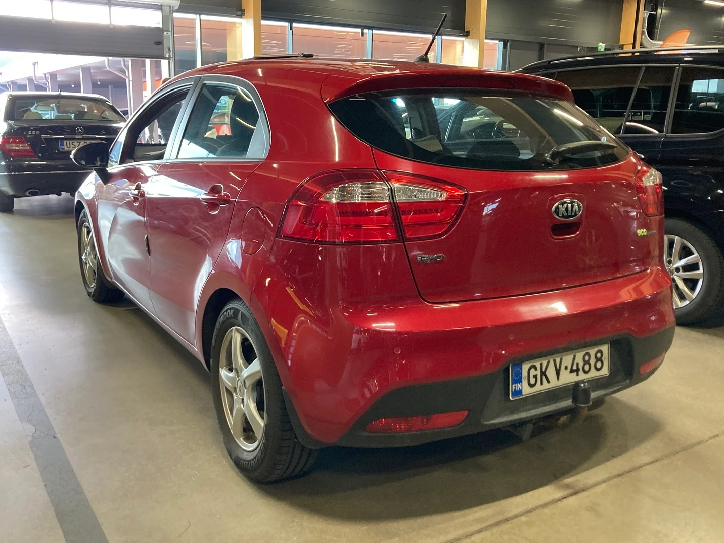 Car Image - 6Hu2FhKxxXfWAeVDVzwvP
