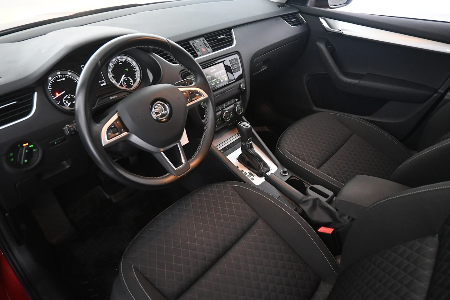 Car Image - 4But6q5vdHrxx0dqfQvisu