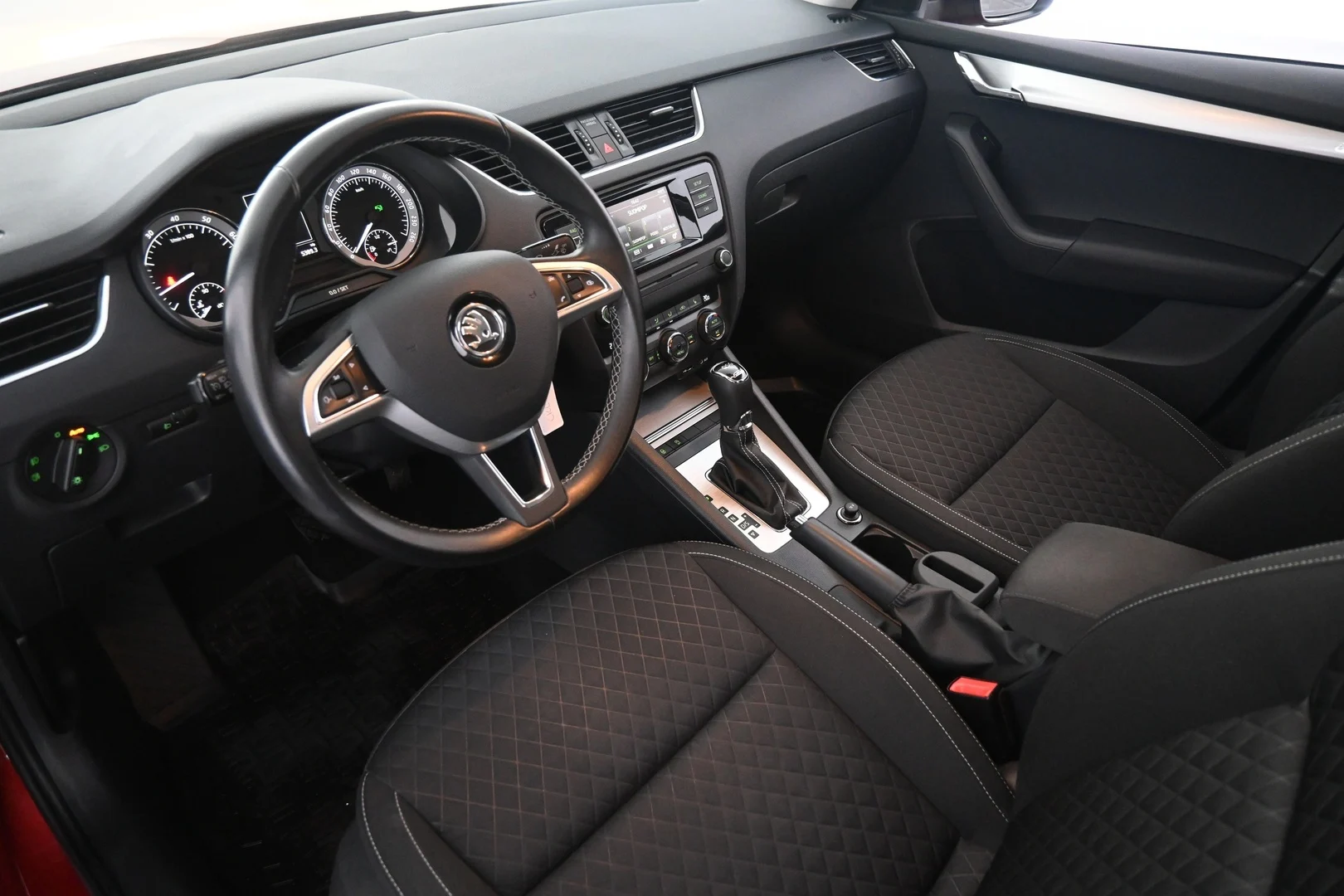 Car Image - 4But6q5vdHrxx0dqfQvisu