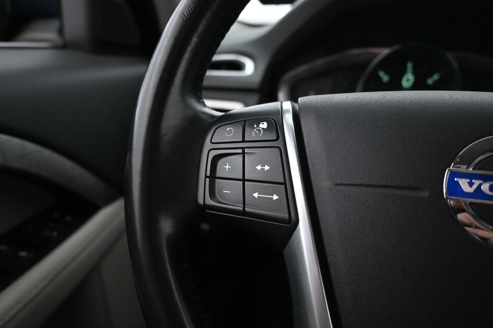Car Image - 1GA5EvchezjhOGGxhpwfaB