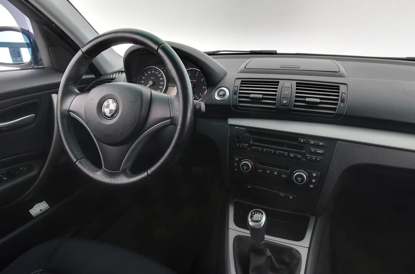 Car Image - 6SX8zRqDOWgMatmgcEHNxe
