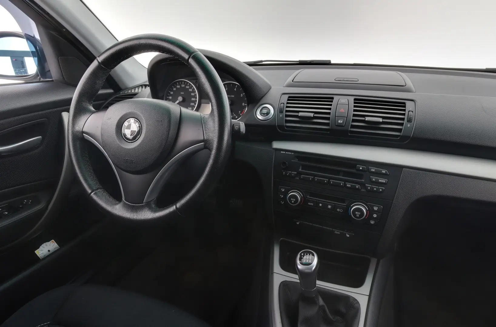 Car Image - 6SX8zRqDOWgMatmgcEHNxe