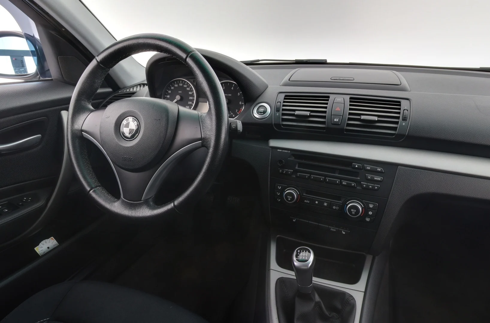 Car Image - 6SX8zRqDOWgMatmgcEHNxe