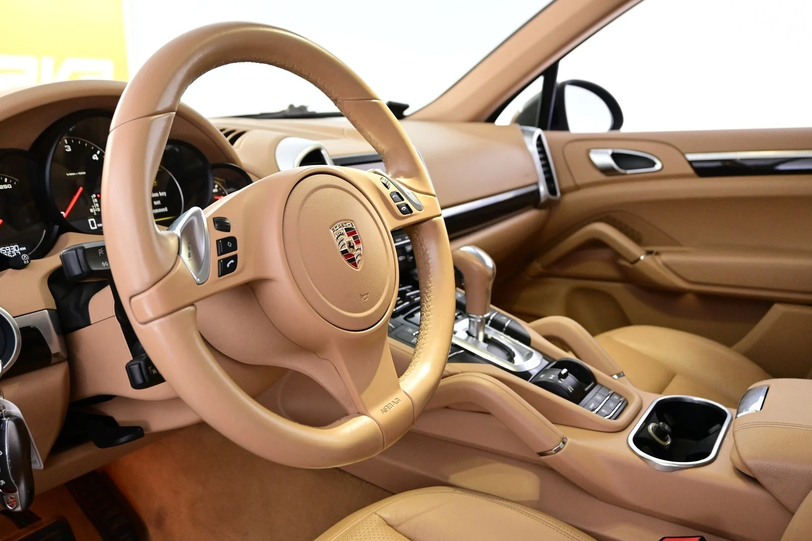 Car Image - 1qlTHlC984yTLIhuWF6bIl