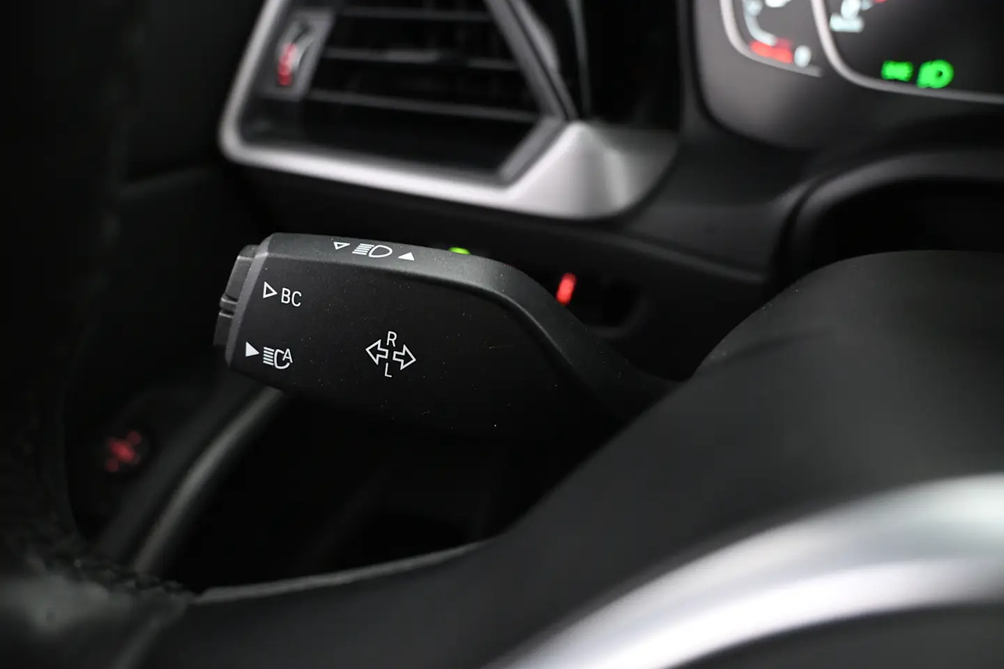 Car Image - oicI0oxzlmAR0Cd6Df4PG