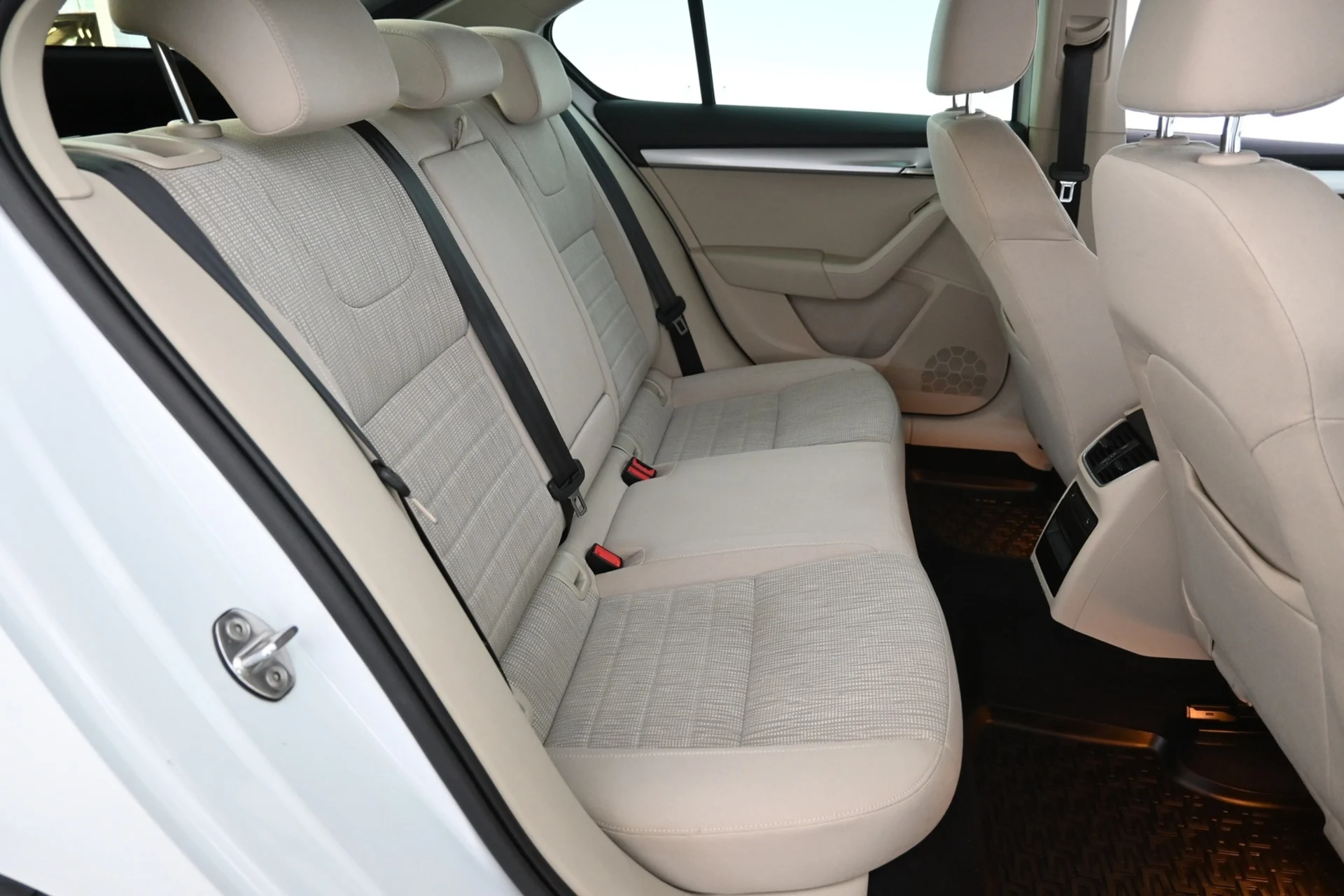 Car Image - 2ZOxNMOoXYxv23p8PUCkwC