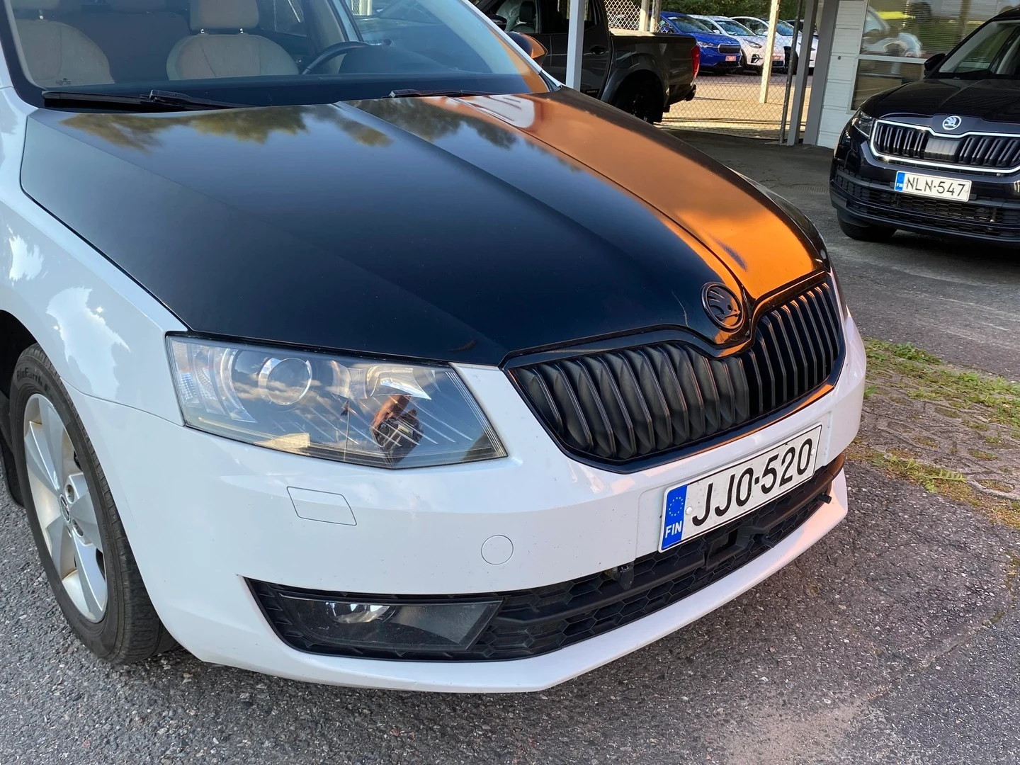Car Image - 1D1hCris7iIQ37QVWdXhfO