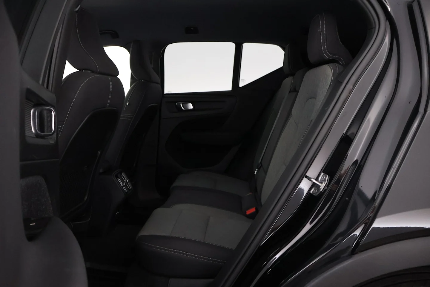 Car Image - bKW2yekrLAqCWqtBVZbd8