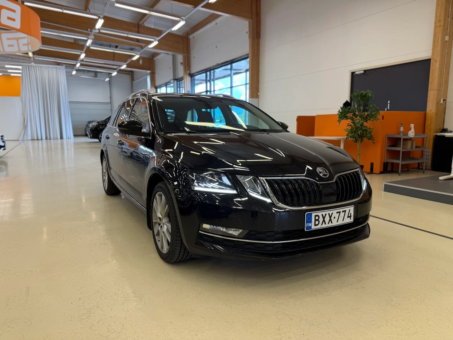 Car Image - 5b62JuKMfRYcHcDSHdvT7n