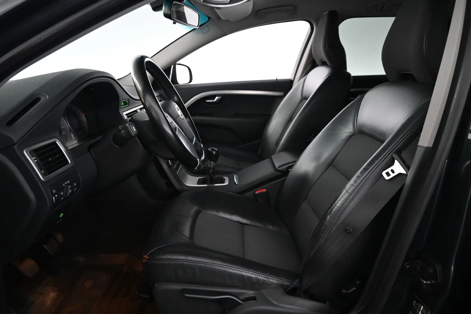 Car Image - 2wCJX7wyNSdFmlxQYAk2qL