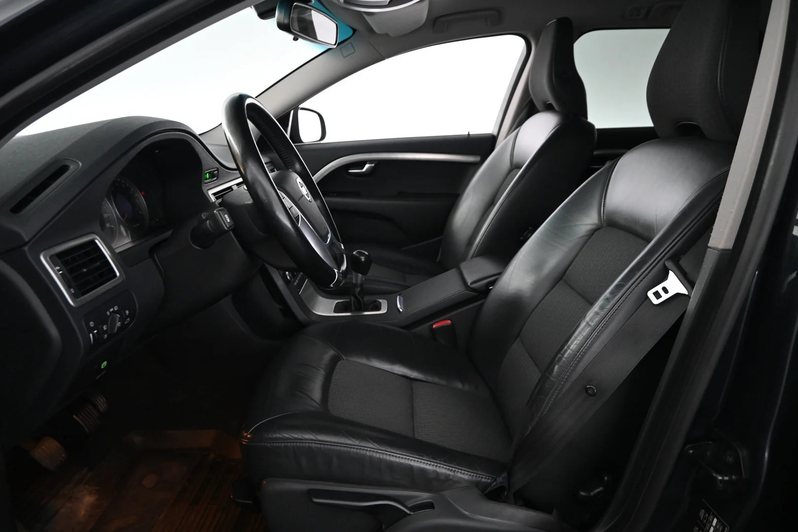Car Image - 2wCJX7wyNSdFmlxQYAk2qL