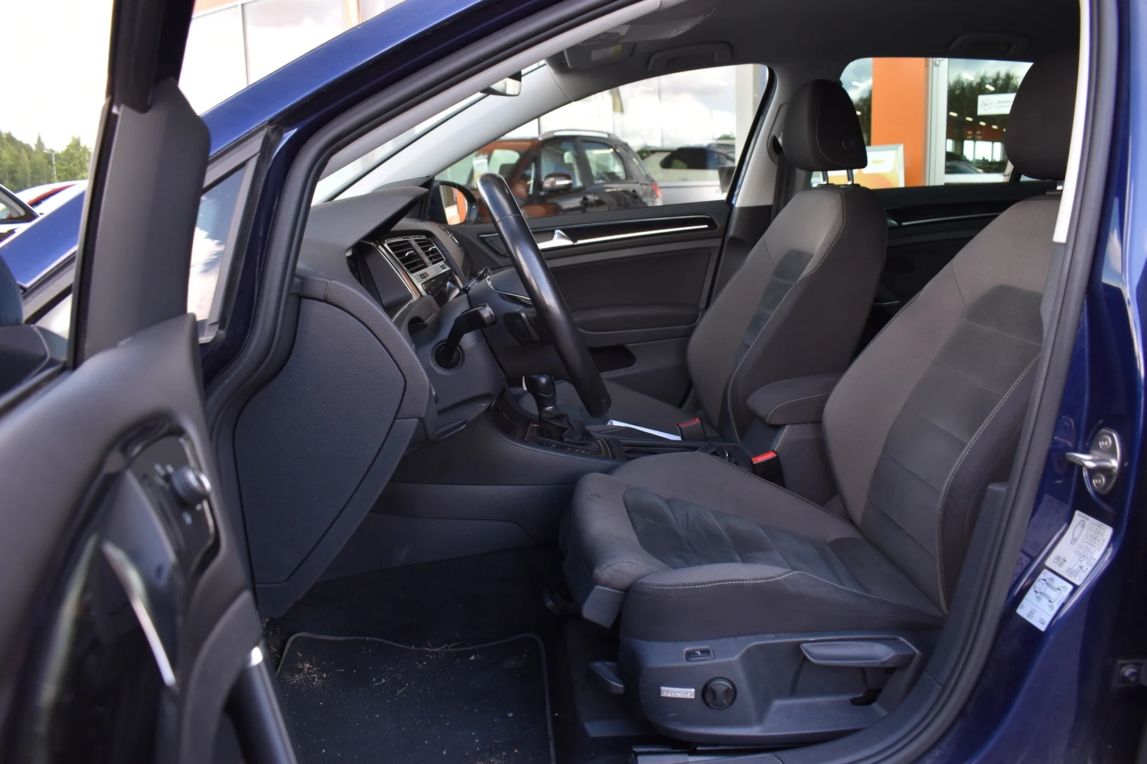 Car Image - 70e7cDzgm78ulNs8o3qduy