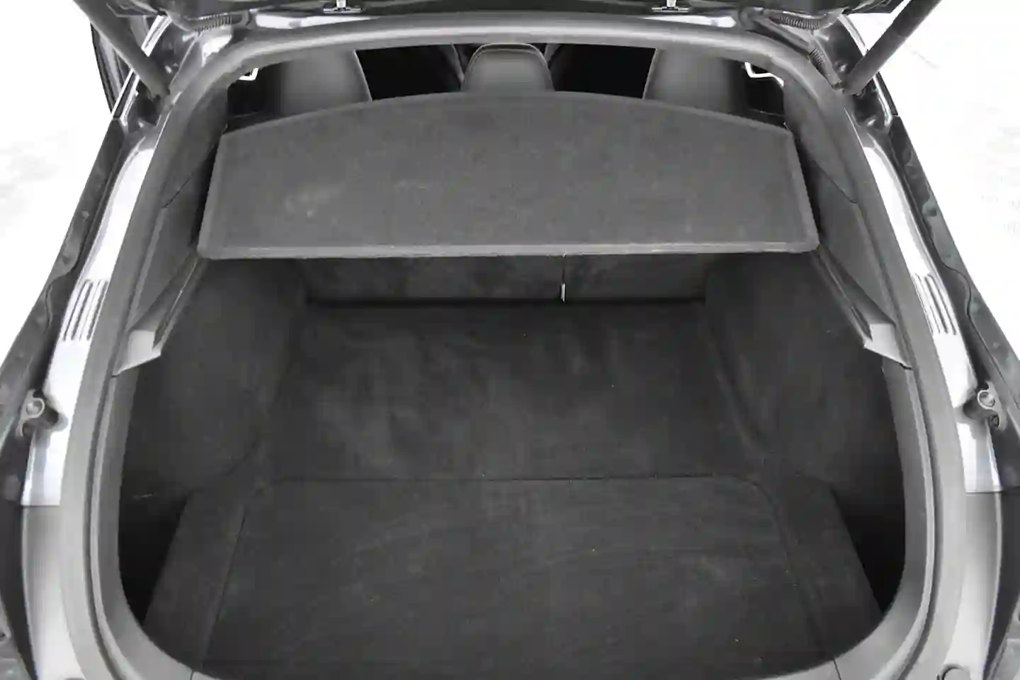 Car Image - 3YQEq5qONcXinWyDLMH2DL